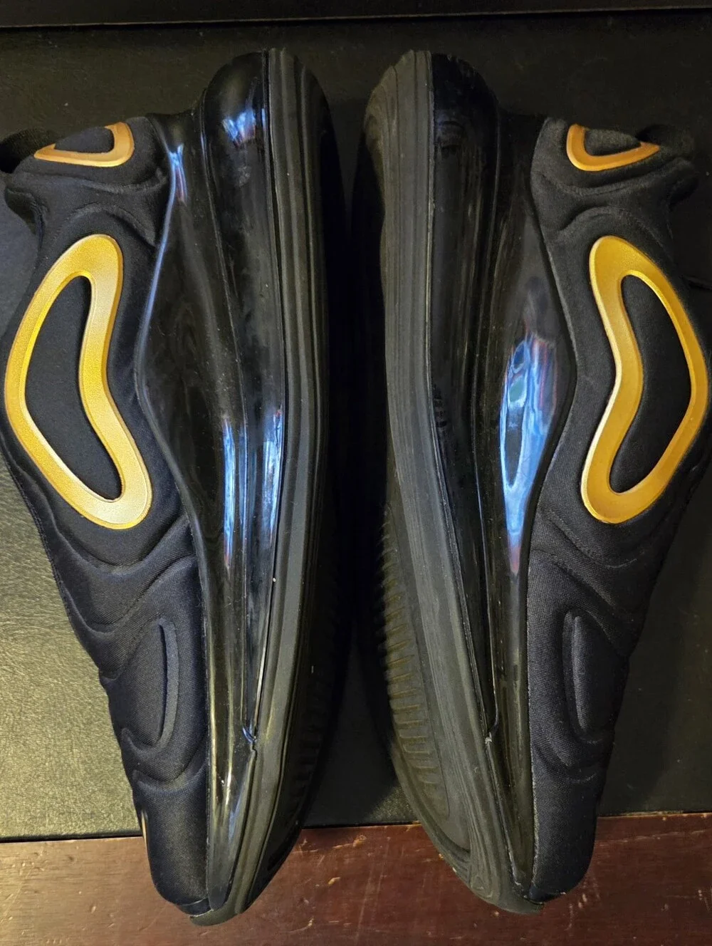 Nike Air Max 720 GS 'Black Metallic Gold' GS Youth Sz 7Y Women’s 8.5